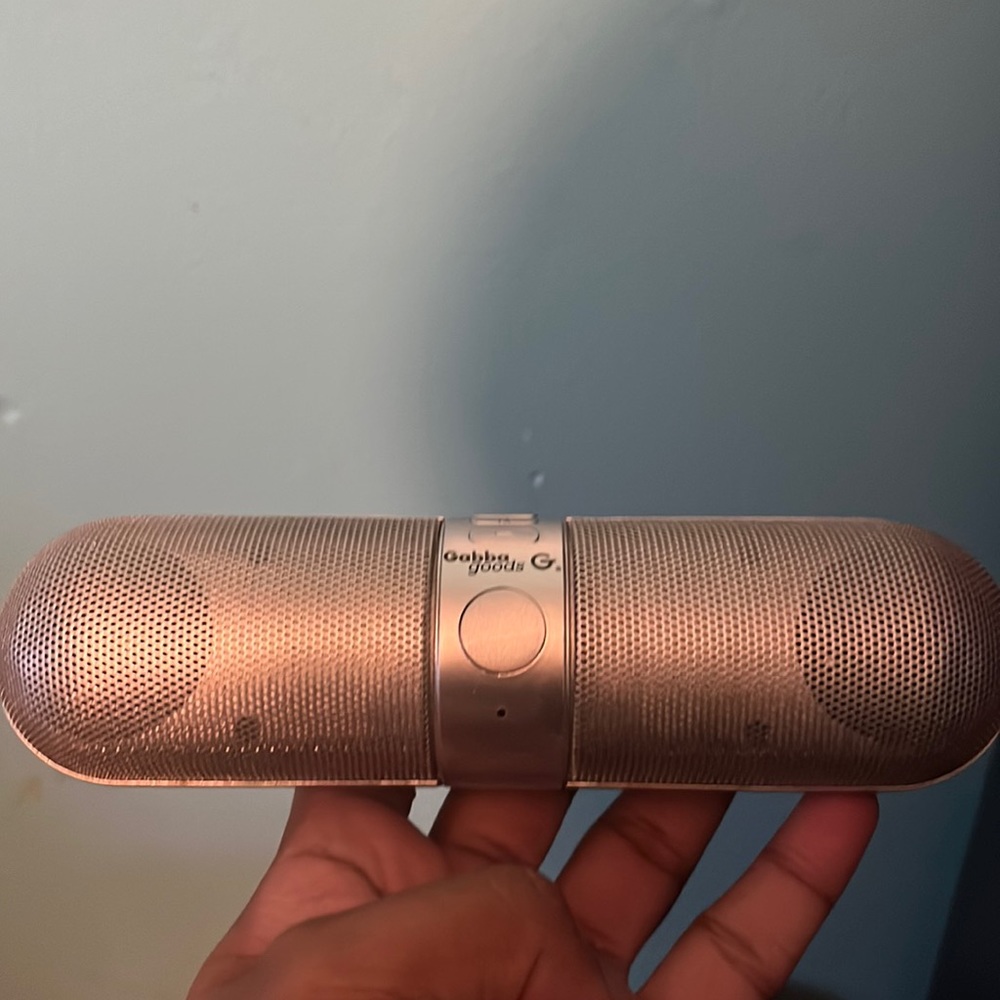 Selling my speaker that I don’t use , it’s in good condition